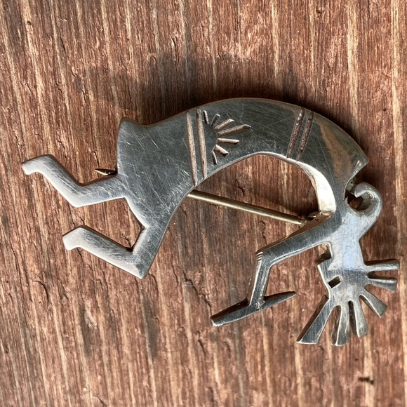 Navajo/Native American Sterling Silver Kokopelli Brooch/Pin 1.5” Vintage - Picture 5 of 8